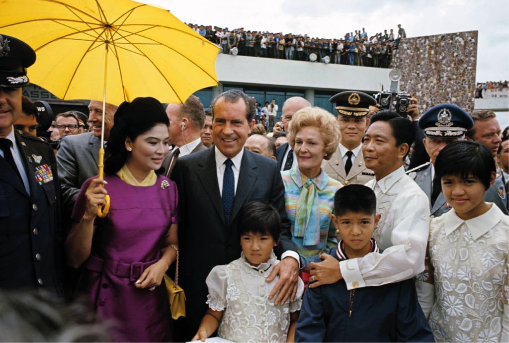 richard_nixon_with_the_marcos_family.png