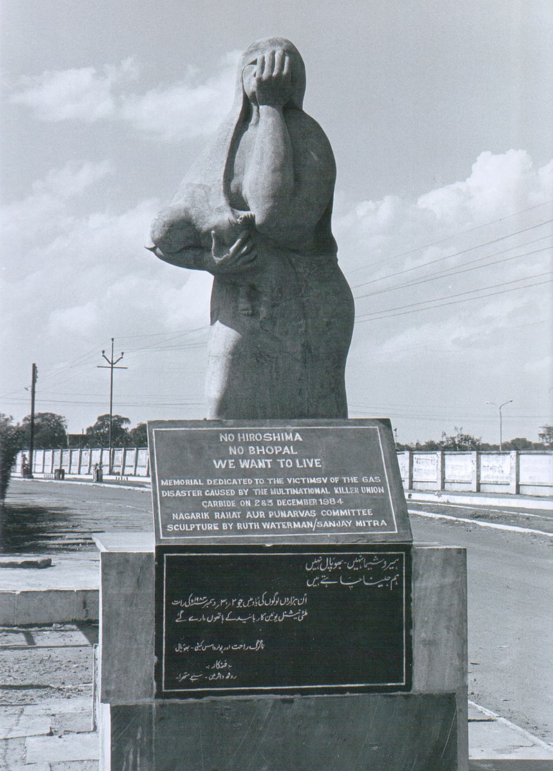 ruth_waterman_memorial_statue_of_the_bhopal_disaster_in_1985.jpg