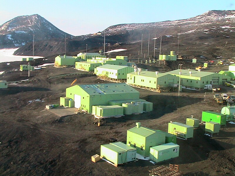 scott_base_from_air.jpg