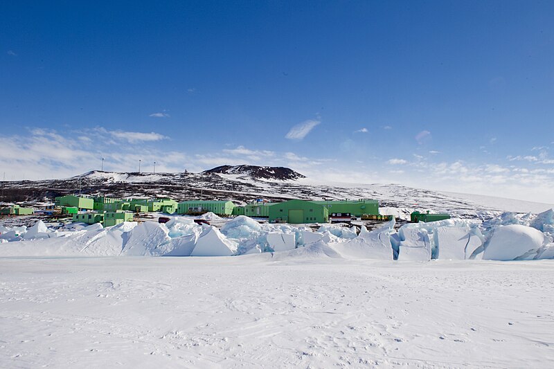scott_base_the_new_zealand_research_station_in_the_antarctic_30812063932.jpg