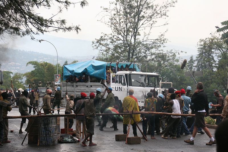 set_of_shake_hands_with_the_devil_kigali_july_2006.jpg