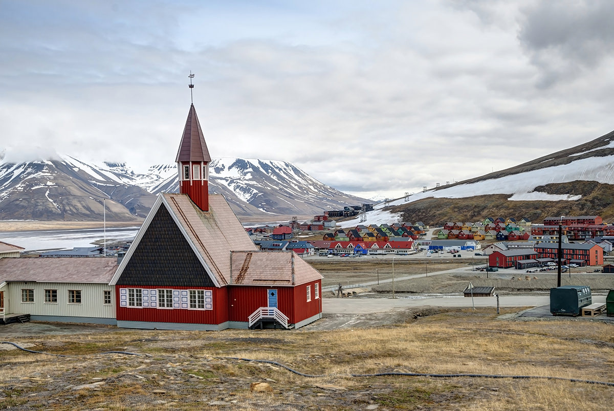 silversea-arctic-cruise-church-longyearbyen-norway.jpg