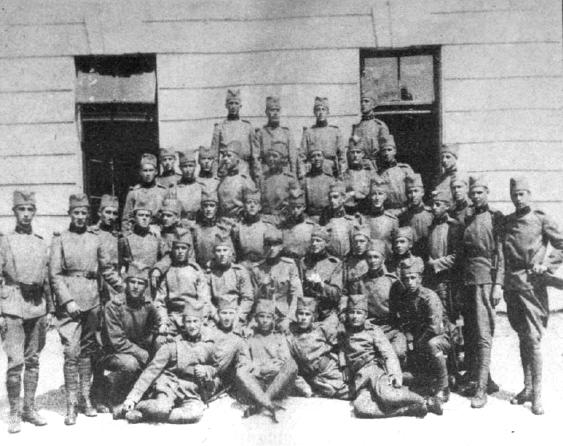 skupina_slovenskih_vojakov_v_sarajevu.jpg