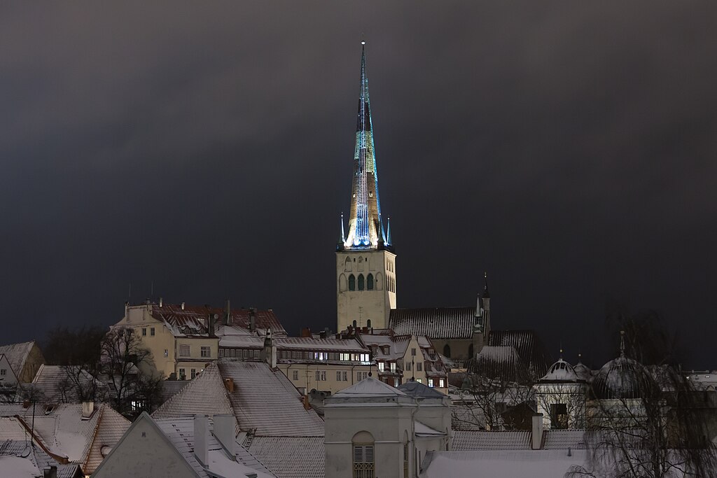 tallinn_st_olaf_s_church_at_night.jpg