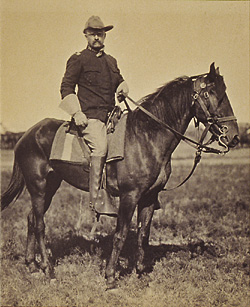 tr_on_horseback_back_from_cuba_1898.jpg