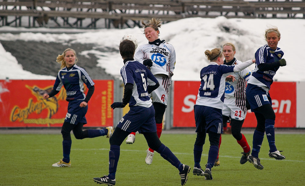 womens_soccer_in_finland.jpg