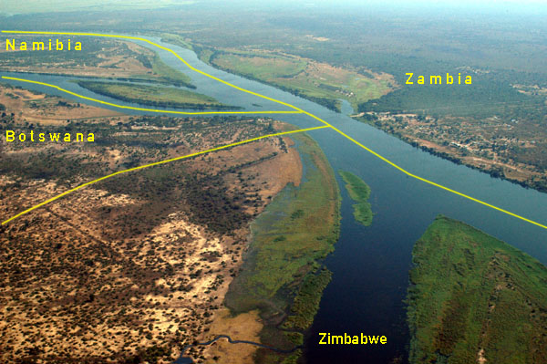 zambezi_river_borders_of_namibia_zambia_zimbabwe_botswana.jpg