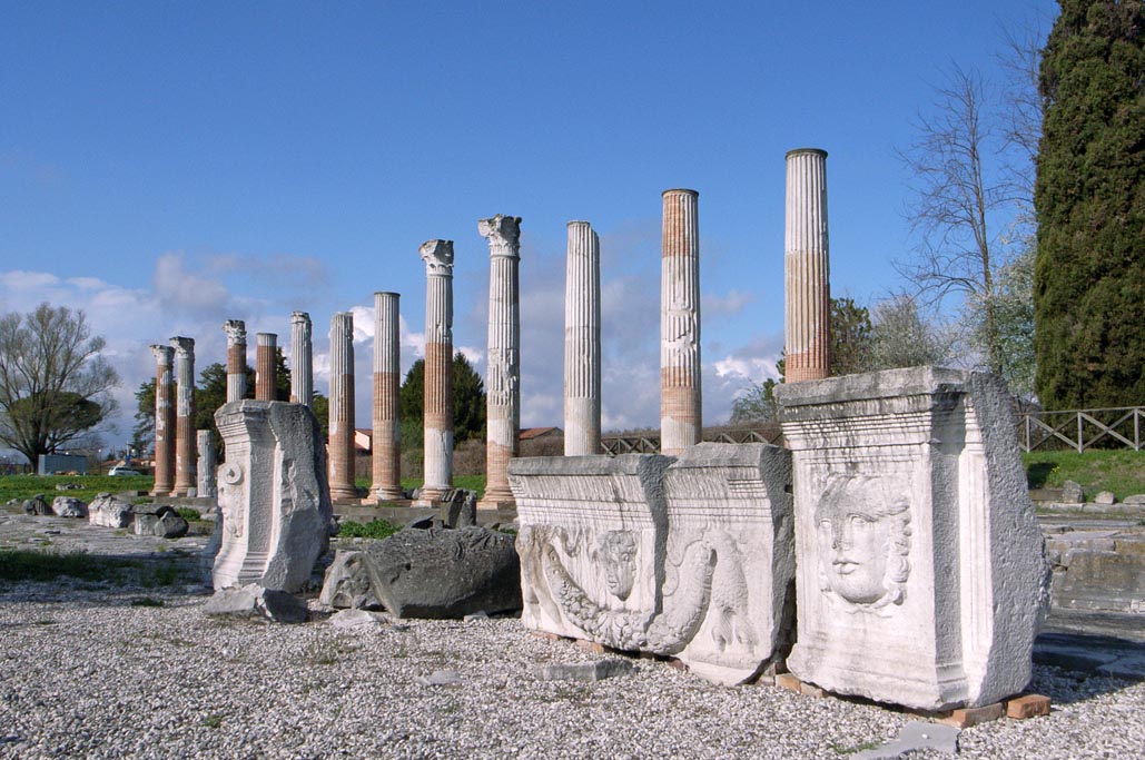 11-aquileia-roman-forum-03.jpg