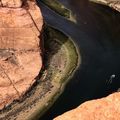 Keresd a képen a mázlista motorcsónakost! 
A Patkókanyar vagy Horseshoe Bend - Ahol a Colorado folyó tekergőzik 