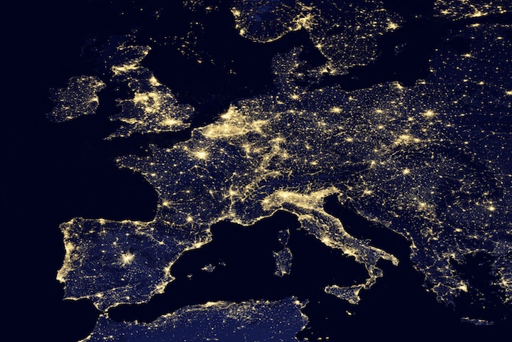 NASA_ A Föld Éjszaka_Európa.jpg