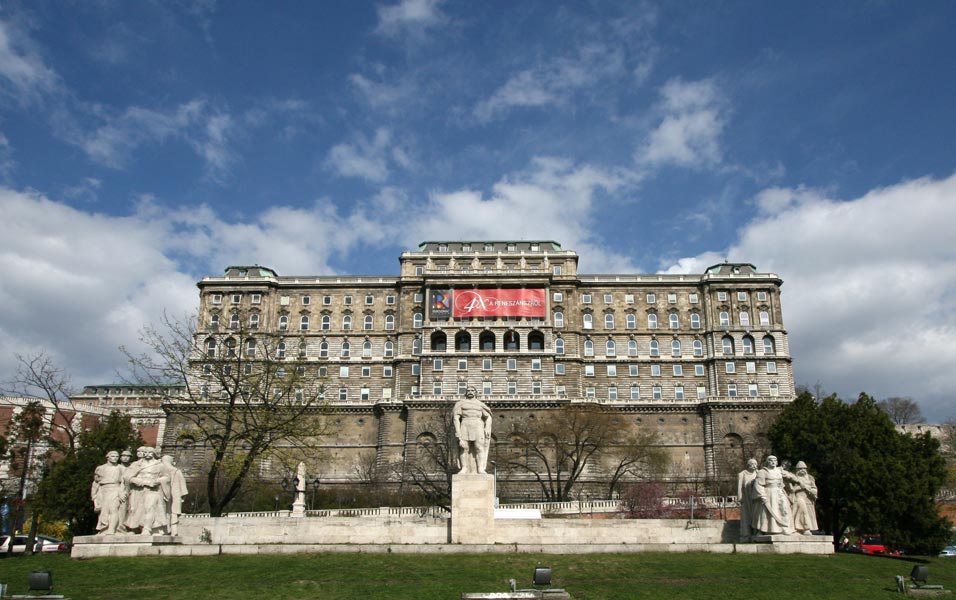 Országos Széchenyi Könyvtár, Budapest Magyarország.jpg