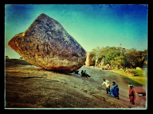 1 - A világ egyik legnagyobb köve Mahabalipuramban.JPG
