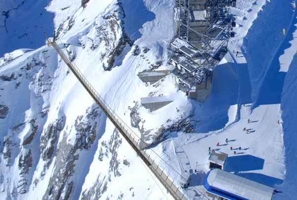 Titlis Cliff Walk.jpg