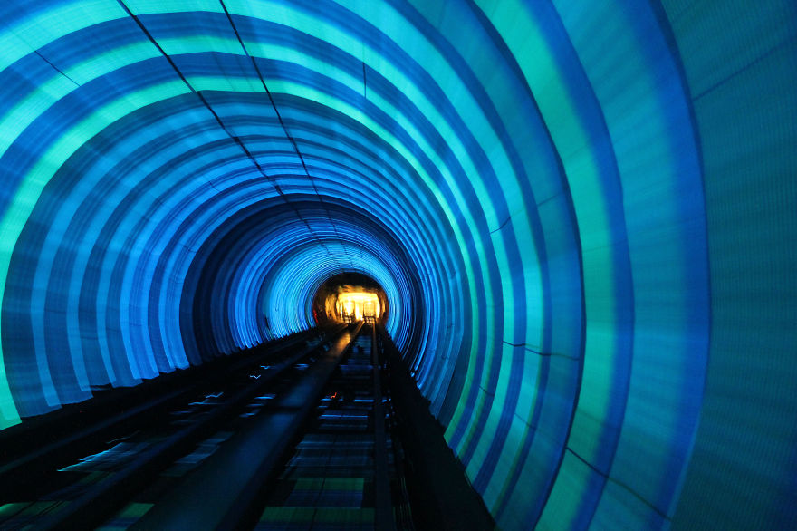 Bund Sightseeing Tunnel, Shanghai metro.jpg