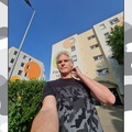 ÁRNYÉKOLÁS AZ ERKÉLYEN