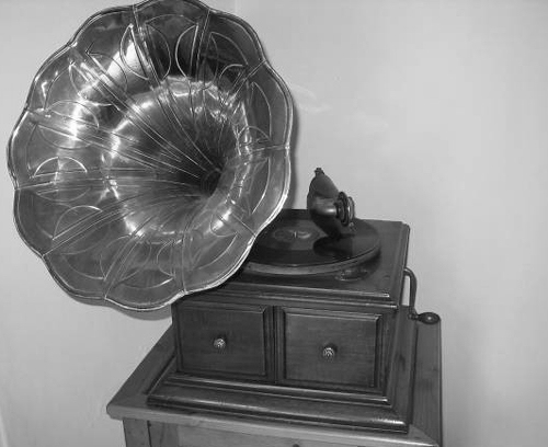 Victoria Gramophone