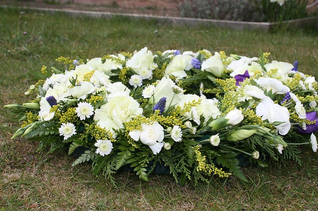 funeral-flowers-374183_640.jpg