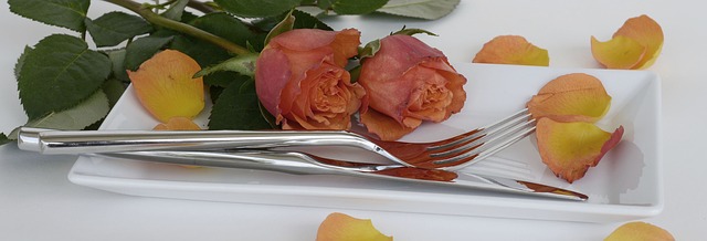 roses-1346665_640.jpg