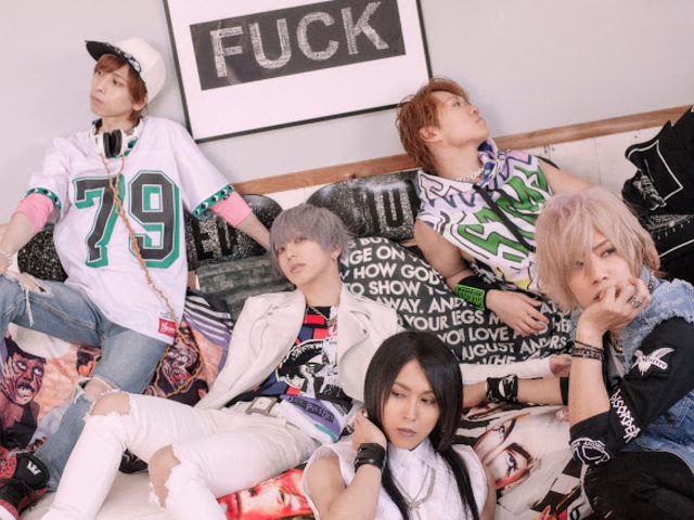 SuG - "teenAge dream/LUV it" letöltés