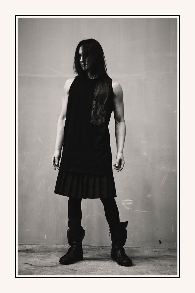 dir-en-grey-july-single-2016-toshiya.jpg