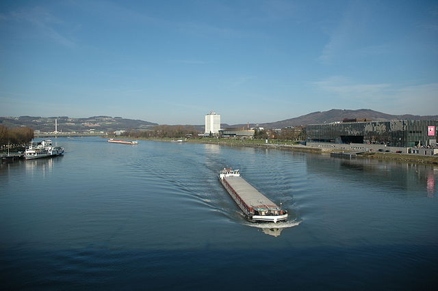 640px-linz_frachtschiffe_2007.jpg