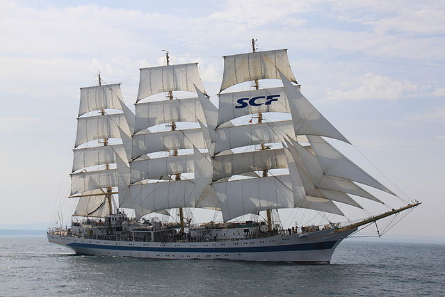 640px-sail_training_ship_mir.jpg