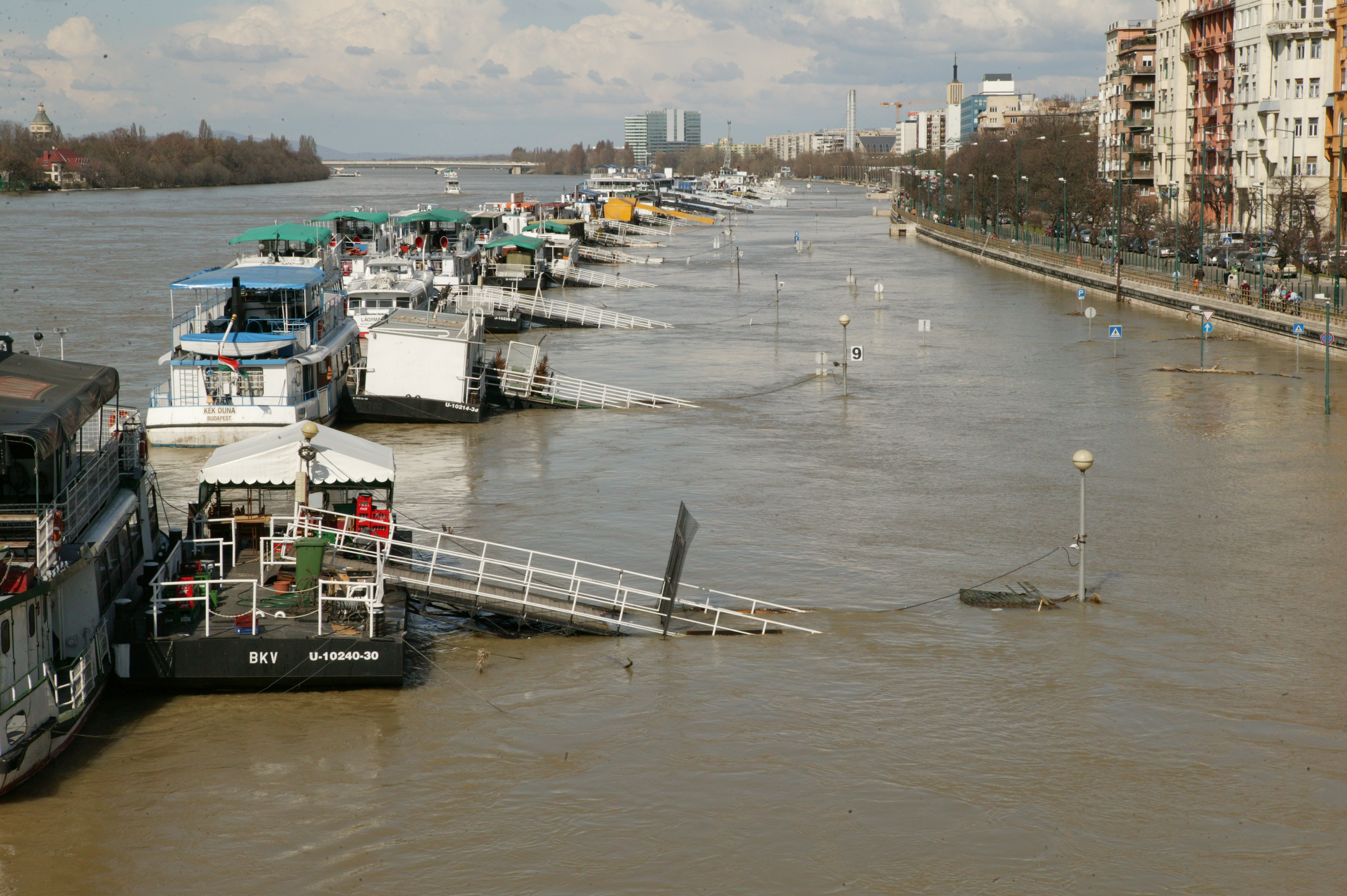 duna_aradasa_budapestnel_76.JPG