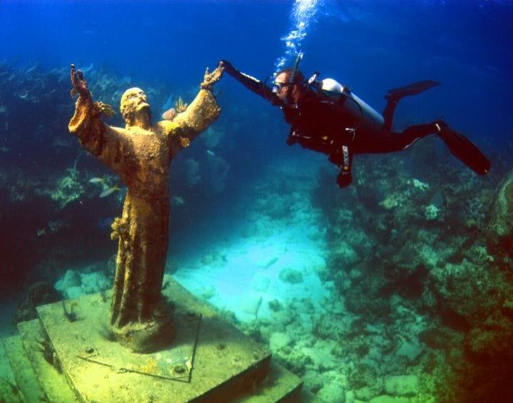 Az olaszok víz alatti Krisztusa