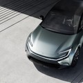 Letarolhatja a közepes méretű elektromos SUV-ok piacát a Toyota vadonatúj modellje