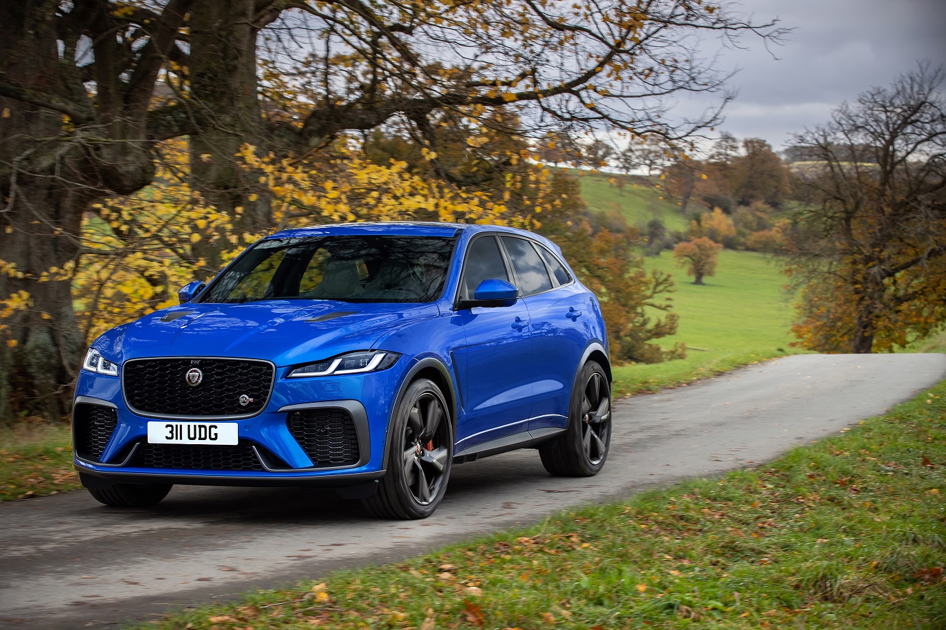 jag_f-pace_svr_21my_29_static_df2549_021220.jpg