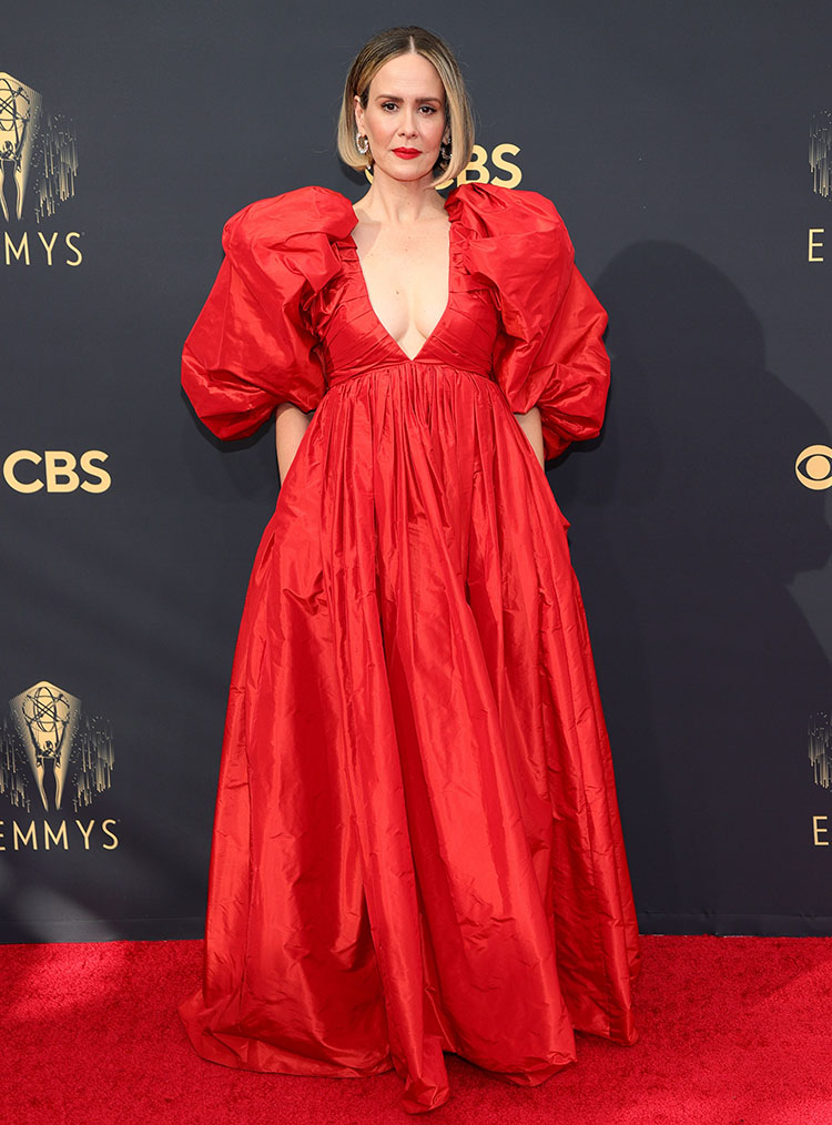 sarah-paulson-wore-carolina-herrera-to-the-2021-emmy-awards.jpg