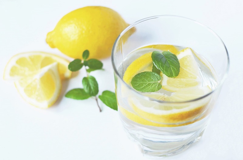 water-drink-fresh-lemons.jpg