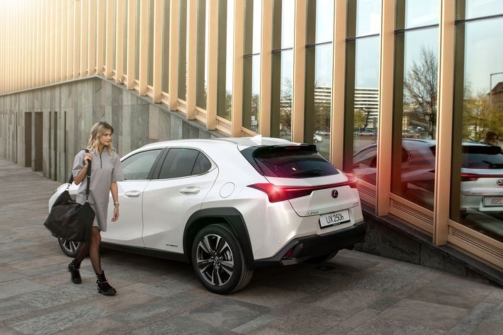 weisz_fanni_lexus_ux_12.jpg