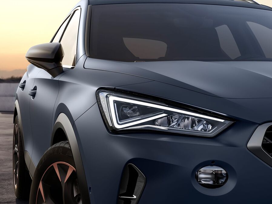 01-new-cupra-formentor-compact-suv-with-led-headlamps.jpg