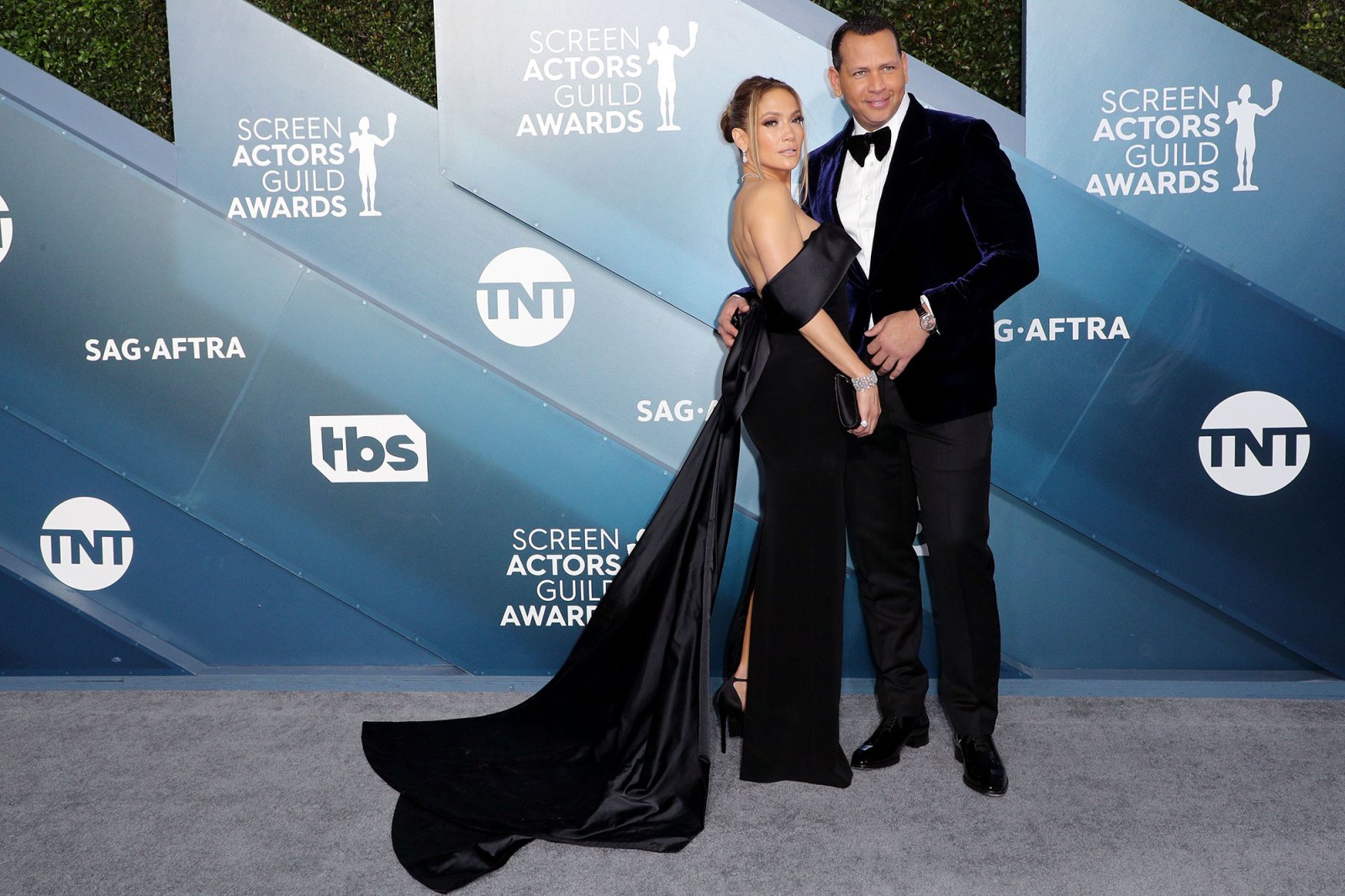 jennifer-lopez-and-alex-rodriguez-shine-sag-awards-2020-04.jpg