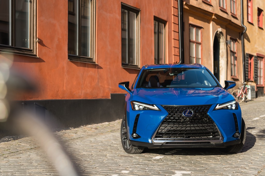 lexus_ux_41.jpg