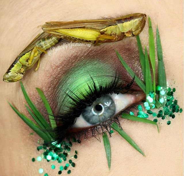 makeup-artist-who-uses-bugs-eye-shadow.jpg