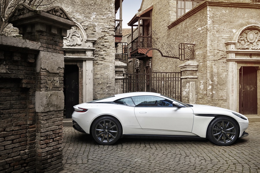 v8-powered-db11_09-jpg-6.jpg