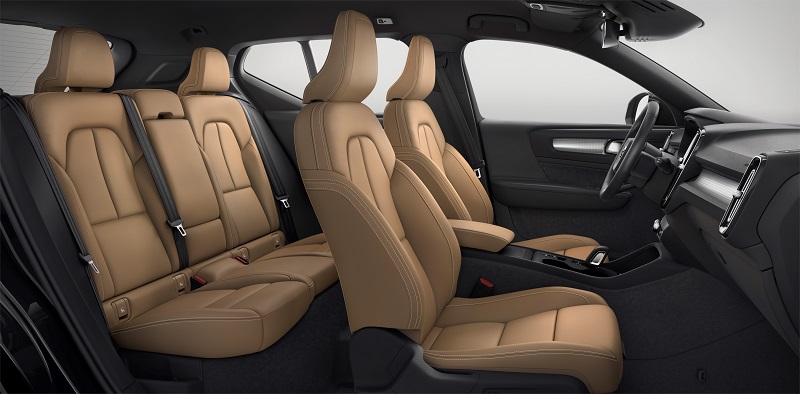 213046_new_volvo_xc40_interior.jpg