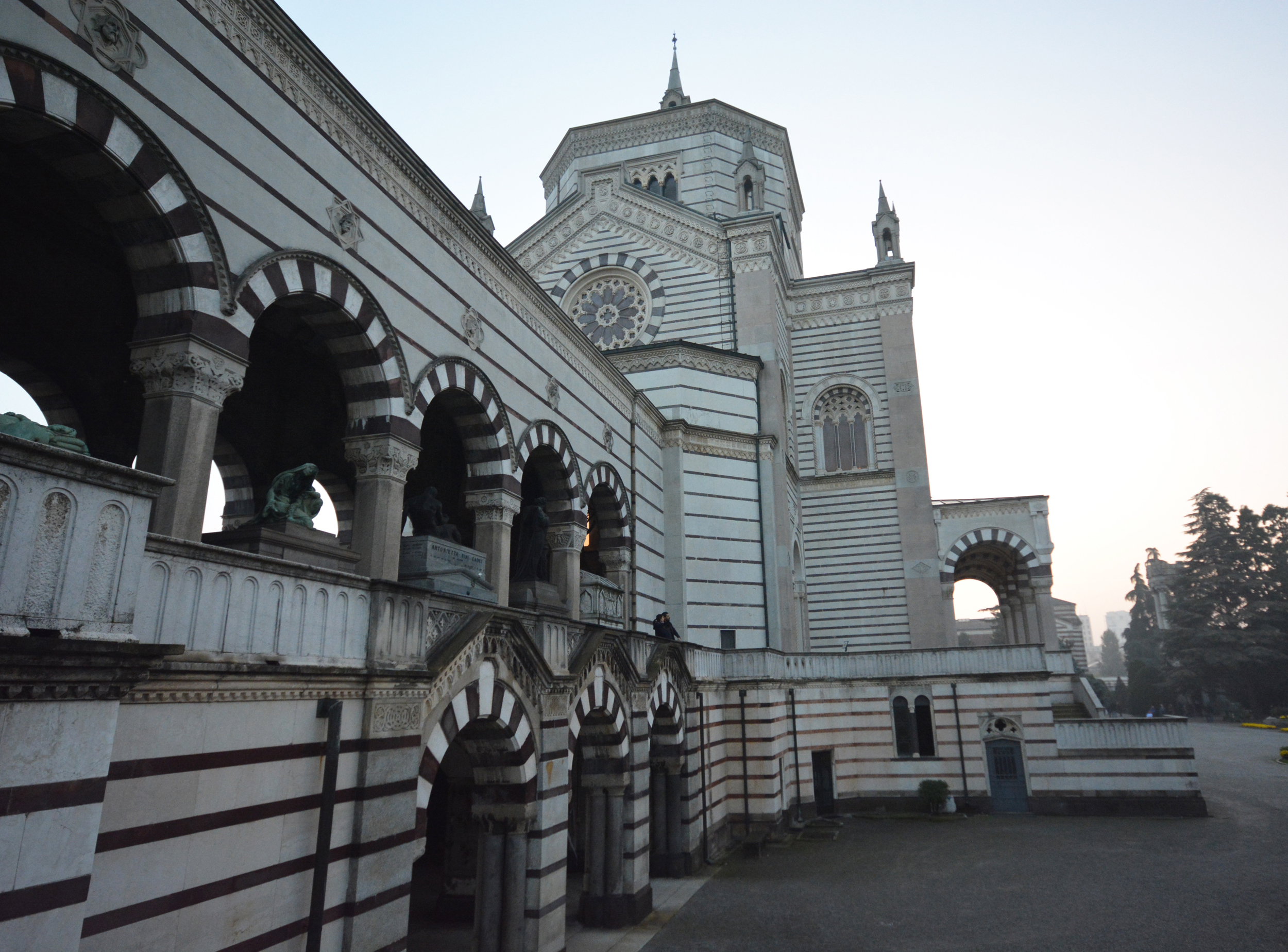 Cimitero Monumentale: Milánó egyik legnagyobb temetője