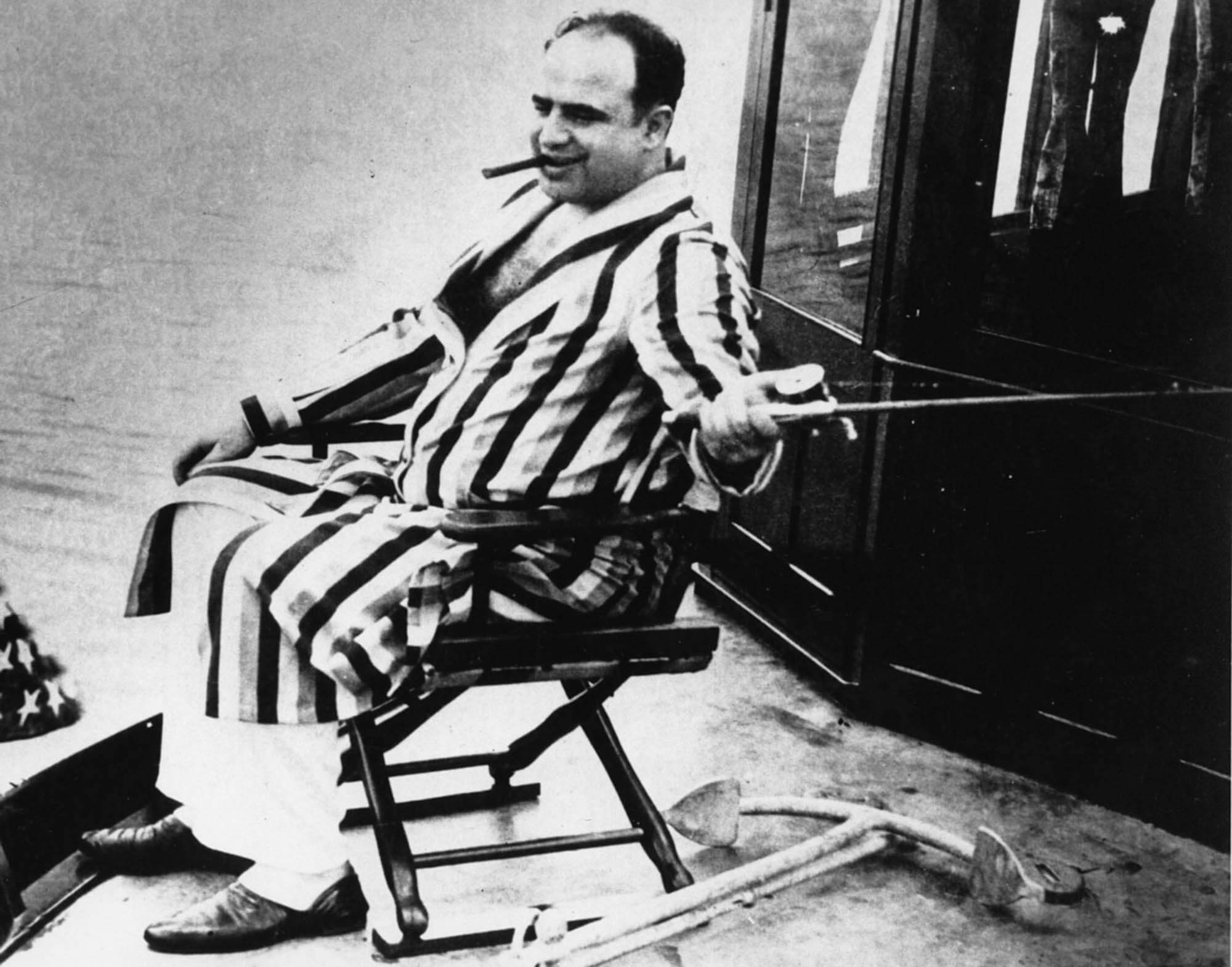 al-capone-relaxing.jpg