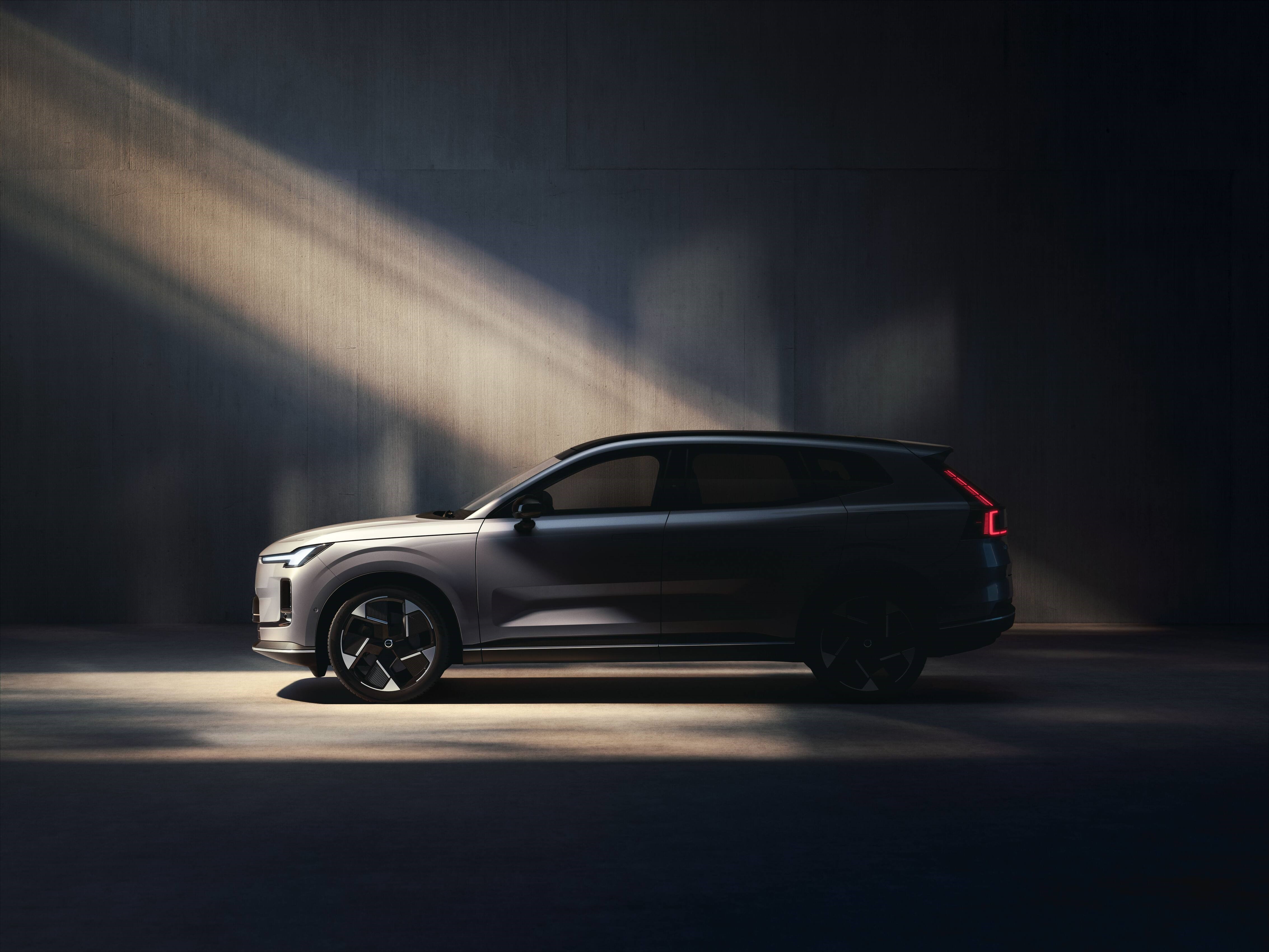 349118_new_volvo_xc70.jpg