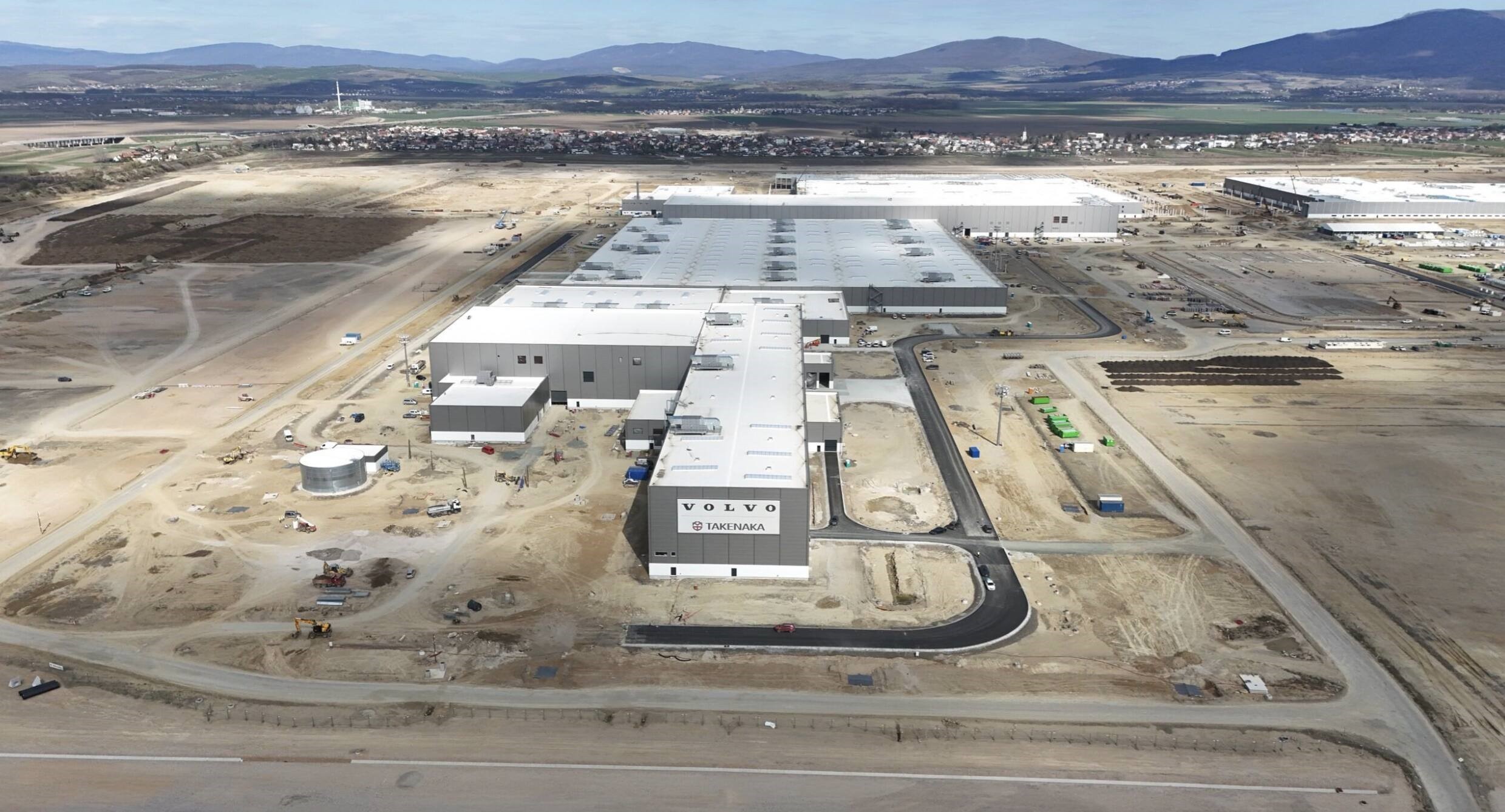 351640_volvo_cars_plans_to_build_polestar_7_at_kosice_slovakia_plant.jpg