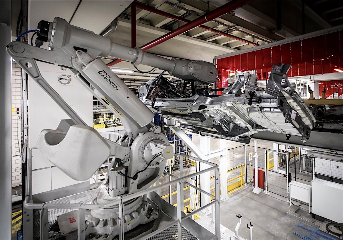 216927_pre_production_of_the_new_volvo_xc40_in_the_manufacturing_plant_in_ghent-resized.jpg