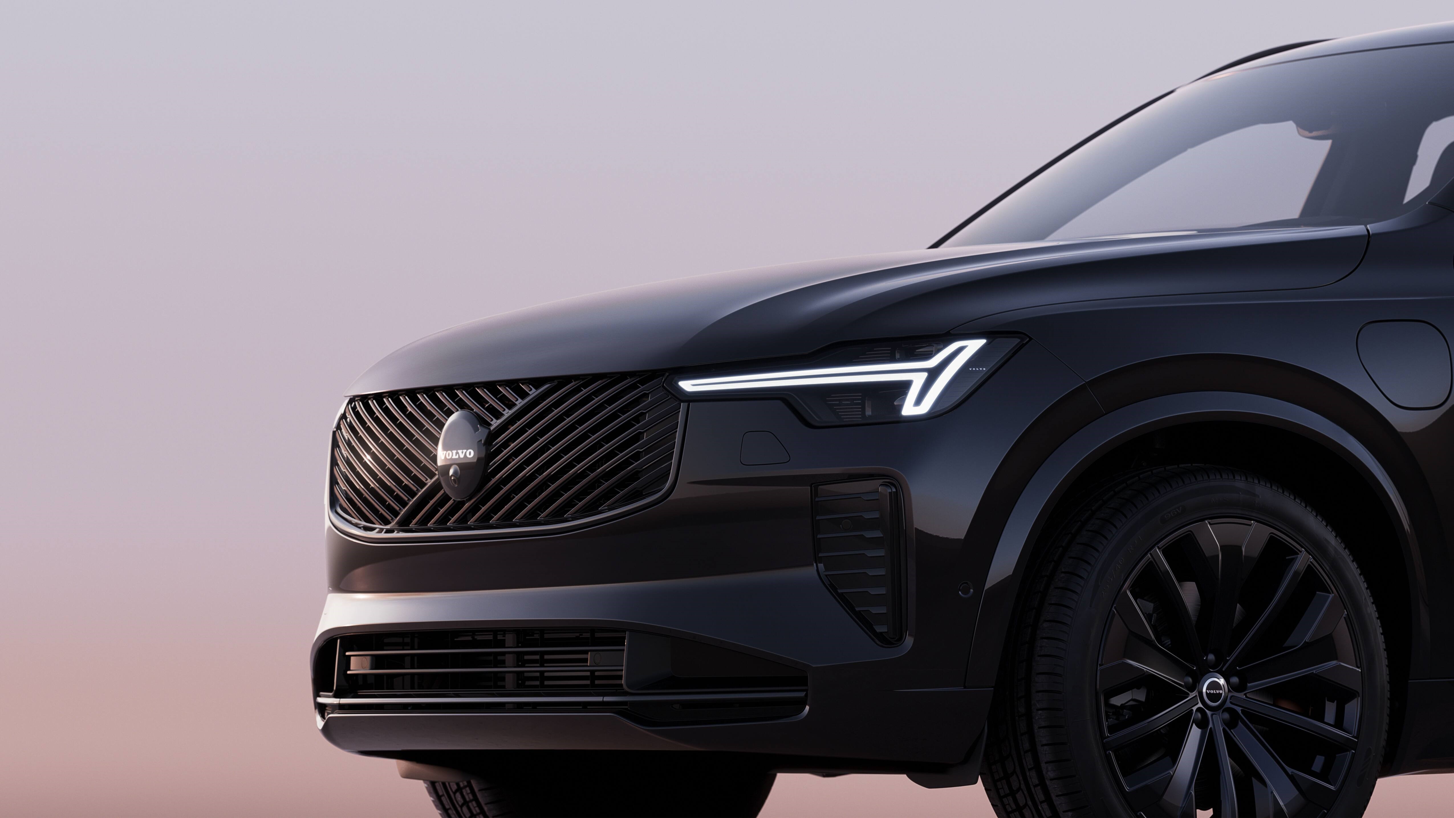 352783_volvo_xc90_black_edition_exterior.jpg