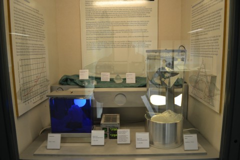 ásvány München múzeum Museum Reich der Kristalle Kristálynövesztés timsó Alumínium-kálium-szulfát