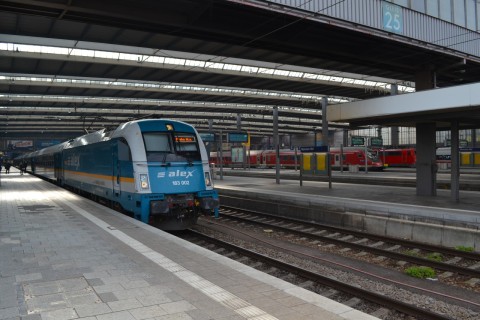 Müncheni Hauptbahnhof Alex Taurus DB 183