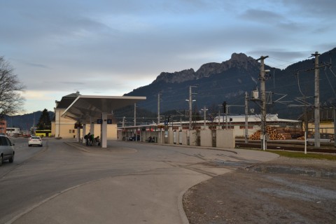 reutte Garmisch-Partenkirchen–Kempten-vasútvonal Außerfernbahn ausztria buszállomás