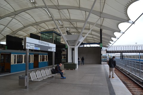 Allianz aréna stadion München U-Bahn Metró Foci futball