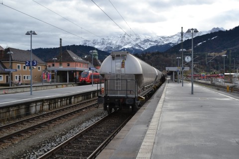 Garmish-Partenkirchen állomás Talent2 motorvonat Alpok